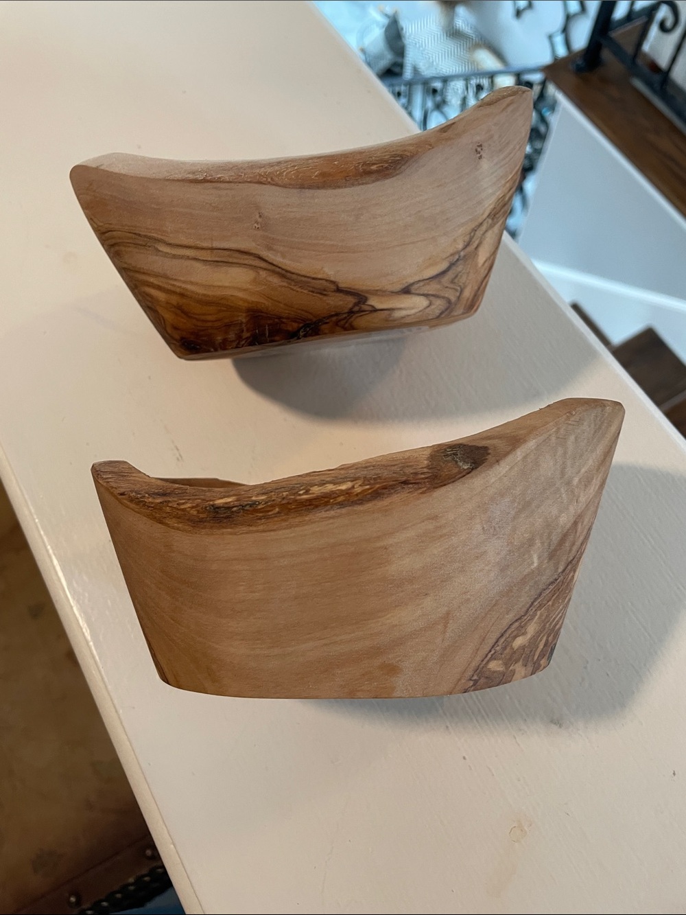 Hand-Carved Olive Wood Bowl Set - Natural Brown Wood Grain - Picture 6 of 6